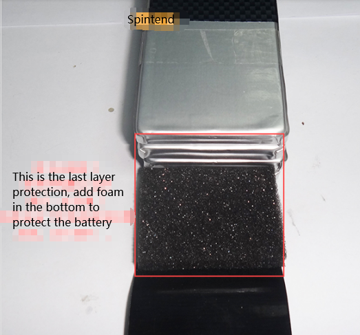 paste the last layer of the protection by foam