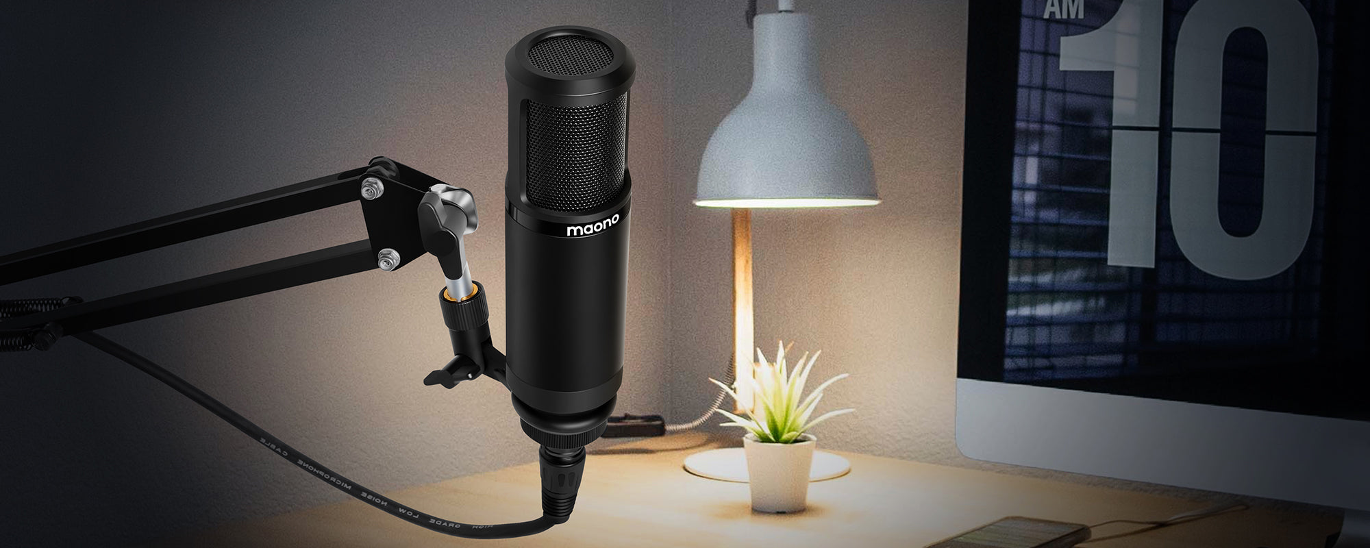 Maono podcast microphone