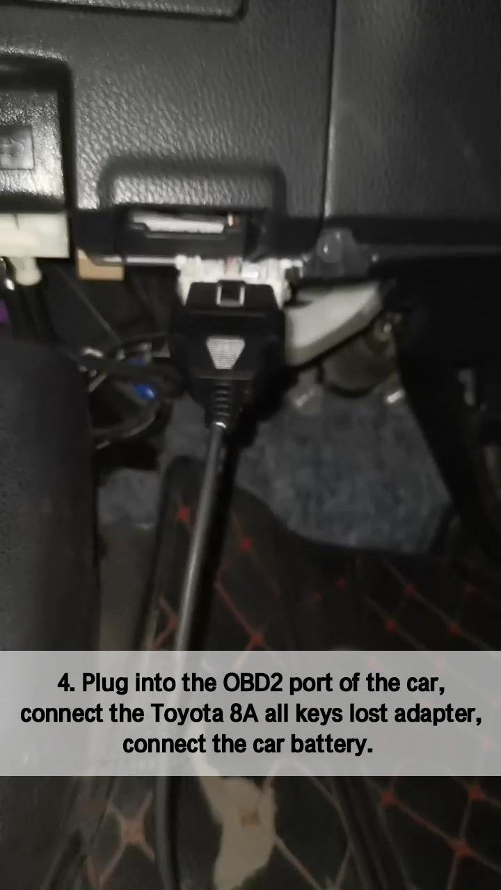 4. Plug into the OBD2 port of the car, connect the Toyota 8A all keys lost adapter with VVDI2, connect the car battery.