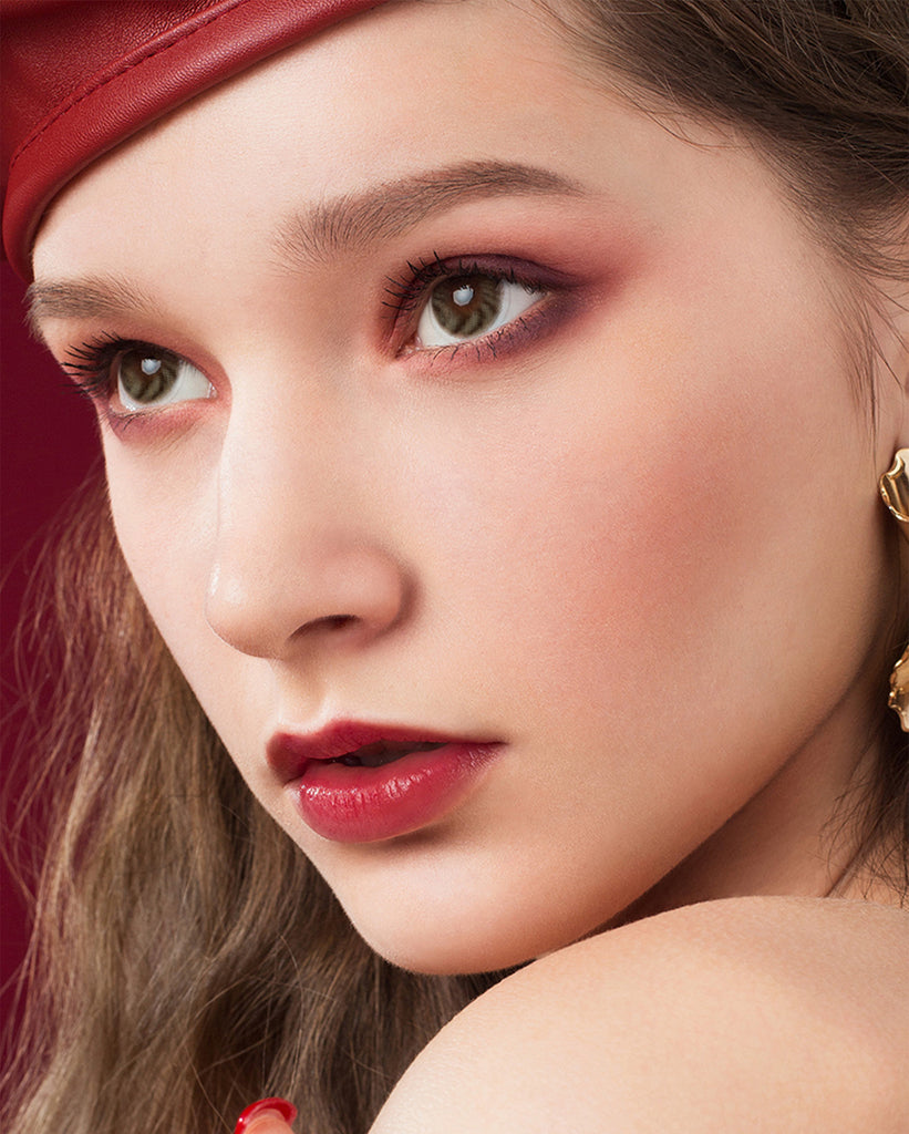 FreshGo Hidrocor Mel color contact lenses with natural looking model picture