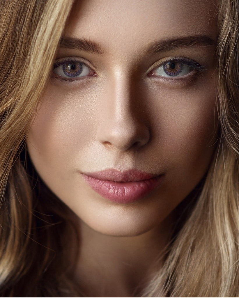 3 Tone Amethyst colored contacts with enlarging looking model picture