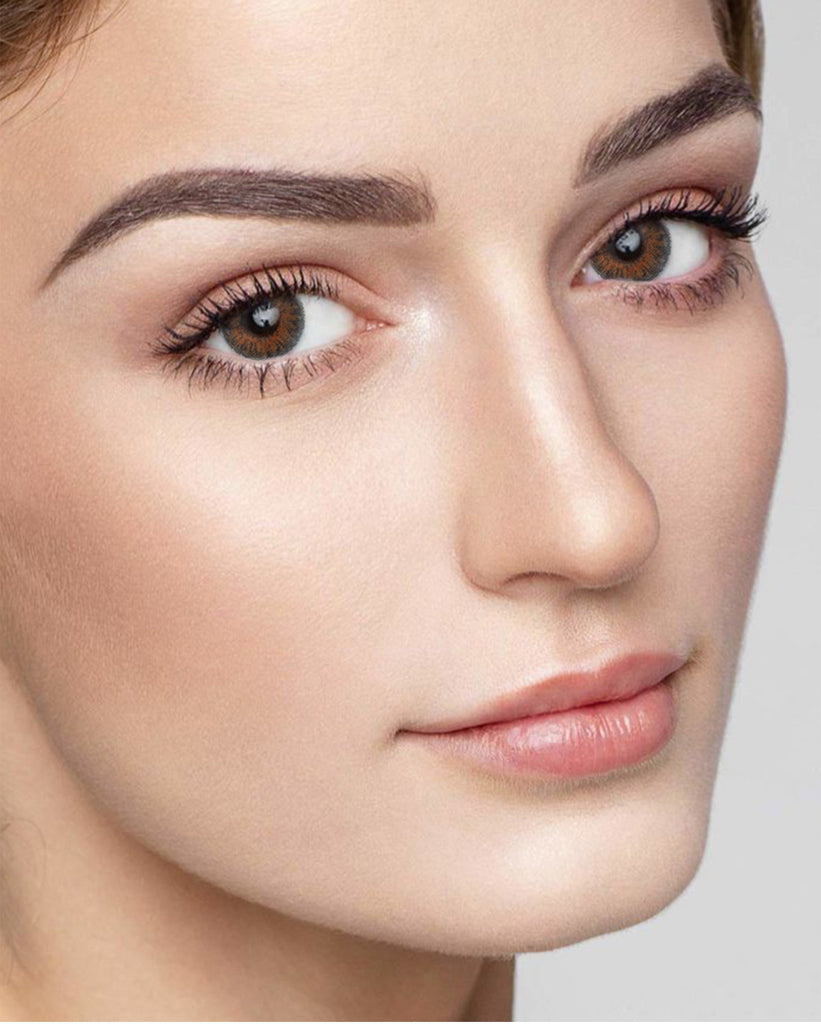 3 Tone Honey color contacts with natural looking model picture