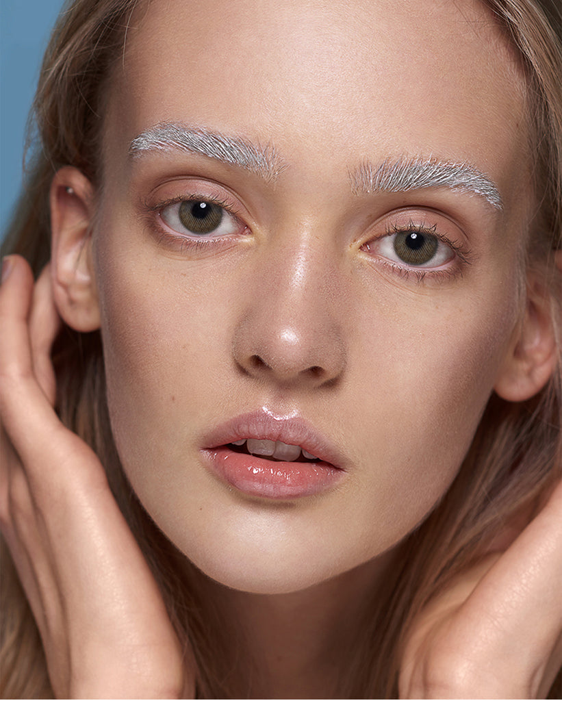 Premium Caramel Brown colored contacts with natural looking model picture