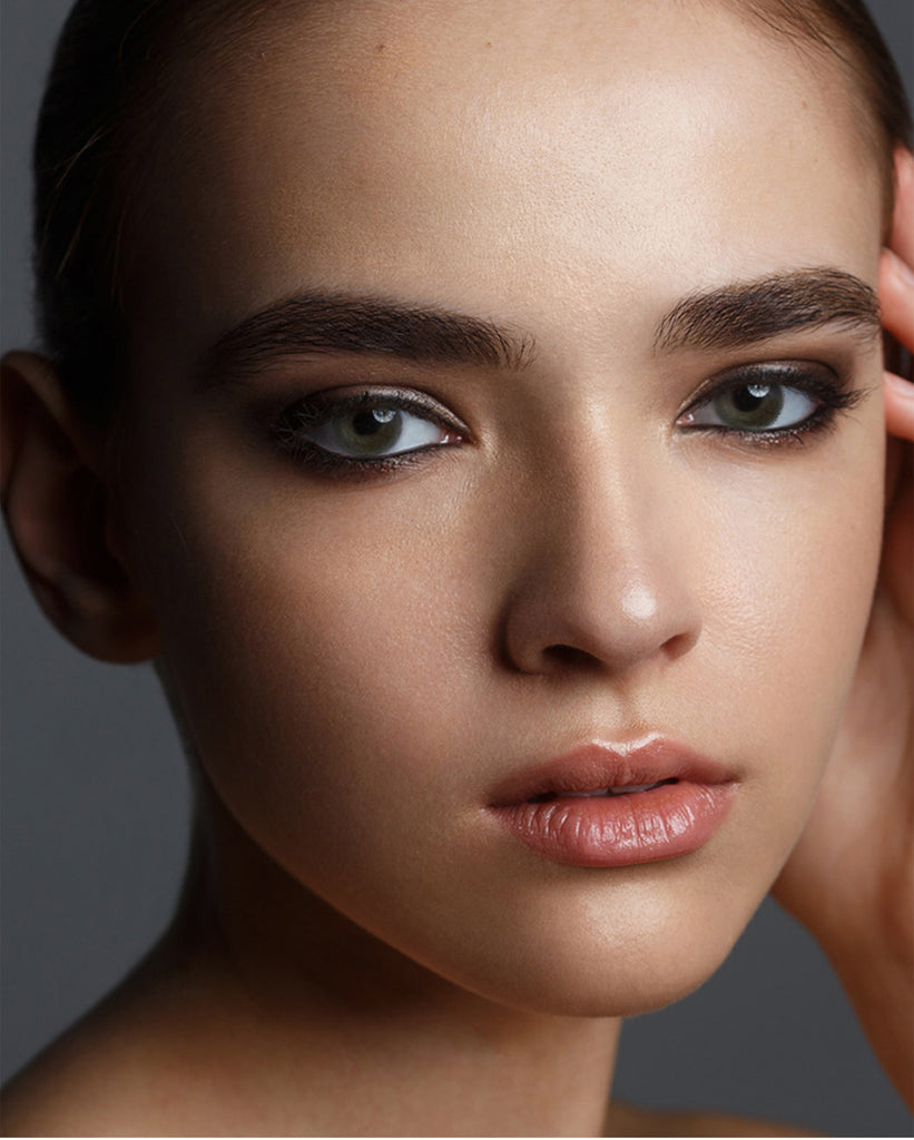 Edge Green colored contact lenses with vibrant looking model picture