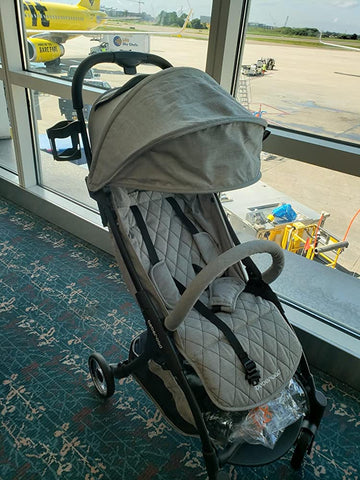 beberoad-stroller-R2-in-the-airport 