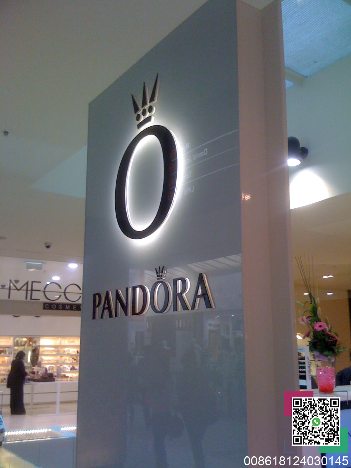 Logo on Pandora Jewelry Kiosk plyon