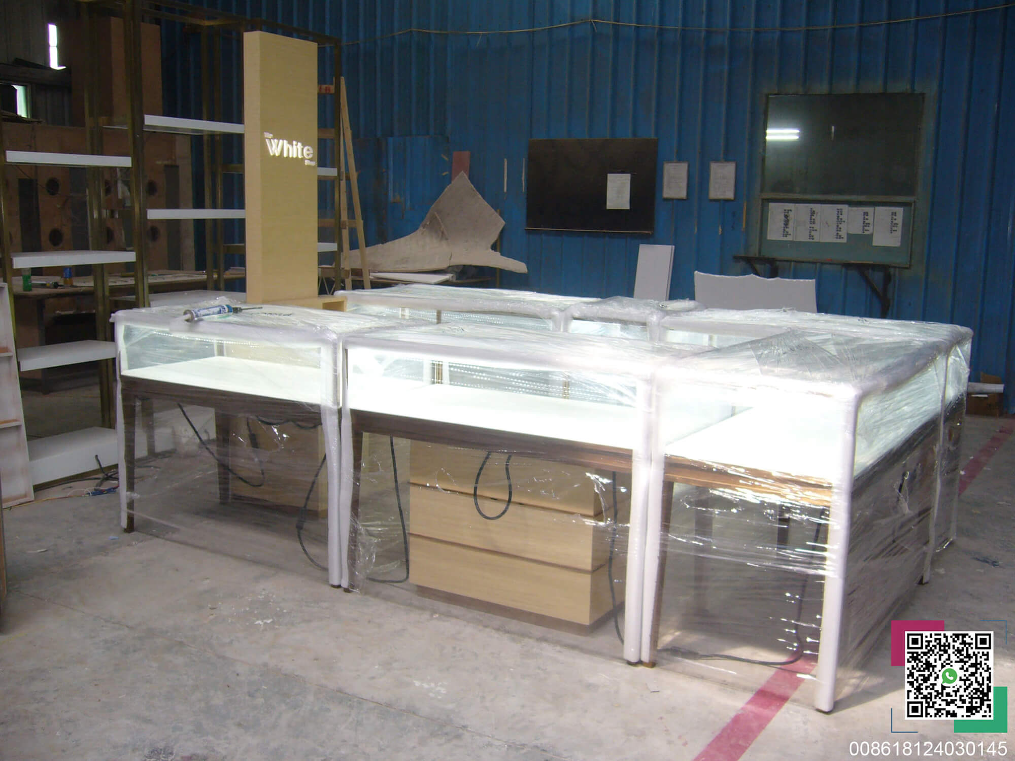 Jewelry kiosk factory assembly